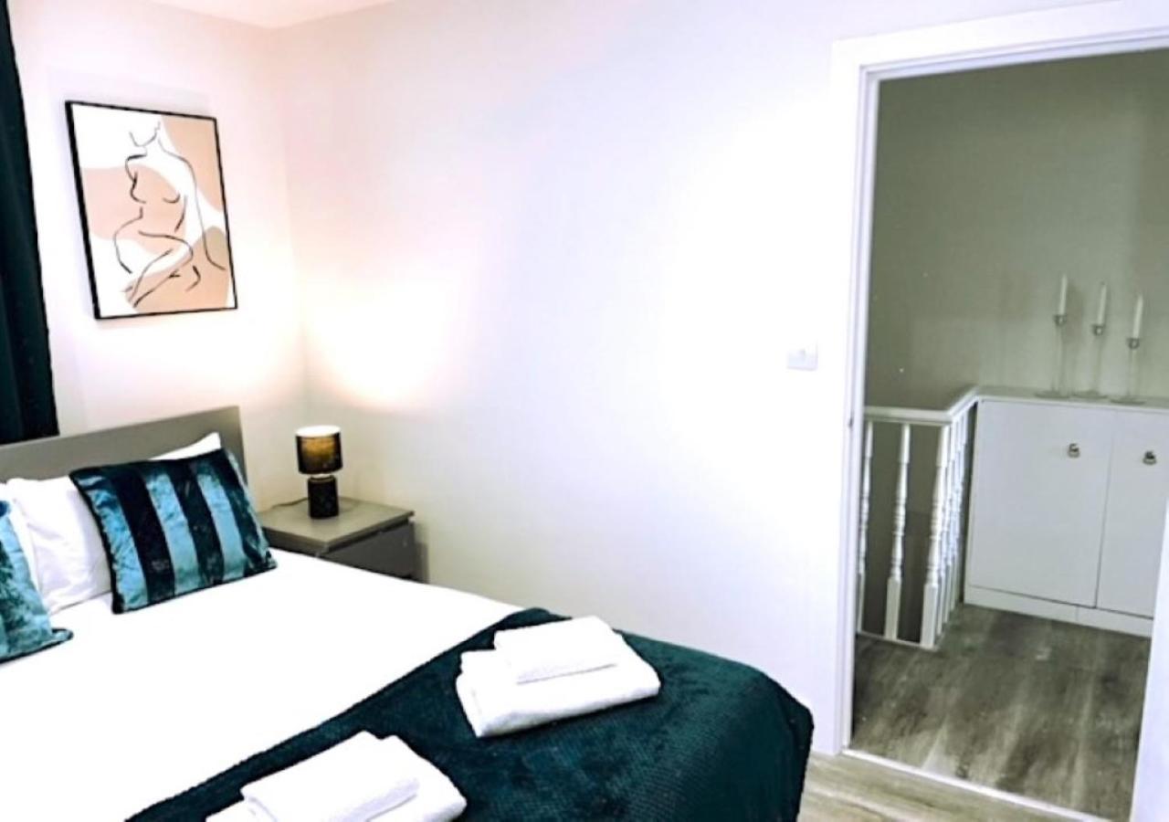 2 Bedroom Serviced Apartment # Londýn Exteriér fotografie