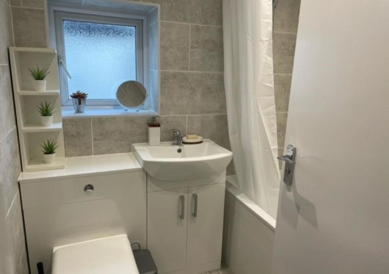 2 Bedroom Serviced Apartment # Londýn Exteriér fotografie